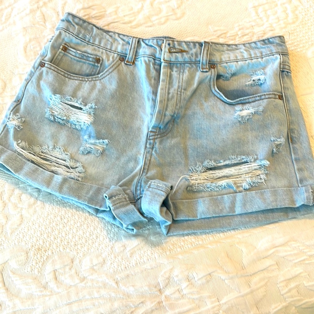 Forever 21 Jean shorts size US28